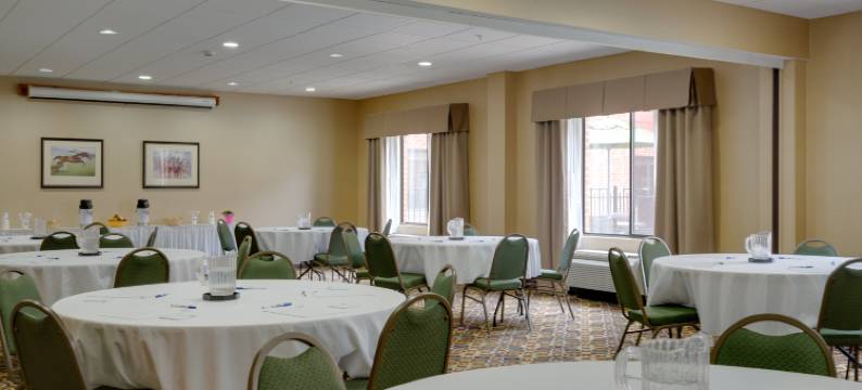 Holiday Inn Express 查尔斯镇(Holiday Inn Express CHARLES TOWN by IHG)图片