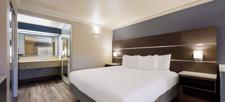 勒莫尔贝斯特韦斯特套房酒店(Best Western Inn  Suites Lemoore)图片