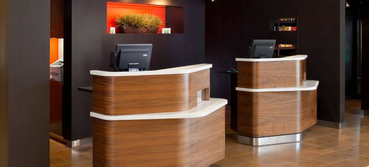 辛辛那提布鲁艾施镇万怡酒店(Courtyard Cincinnati Blue Ash)图片