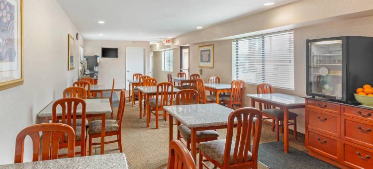 欧申赛德凯艺套房酒店-近彭德尔顿营(Quality Inn & Suites Oceanside Near Camp Pendleton)图片