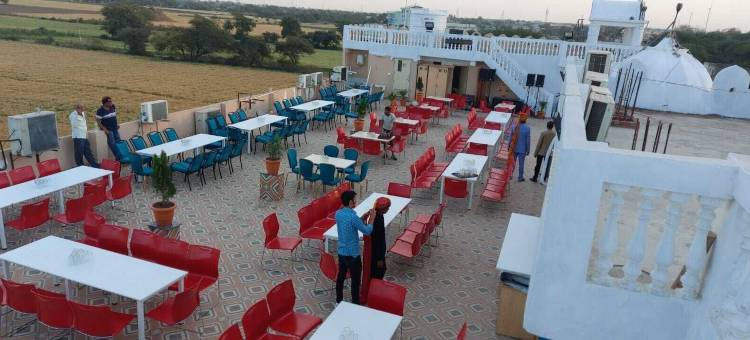 卡里什玛宫酒店巴德纳瓦尔(Hotel Karishma Palace Badnawar)图片