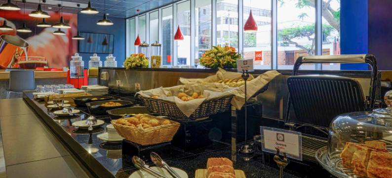 宜必思特鲁希略酒店(Ibis Trujillo)图片