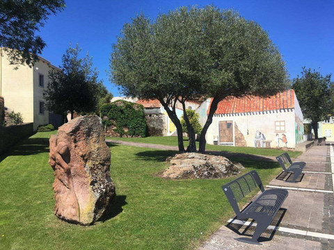 可容纳4人的别墅,停车场,花园,烧烤