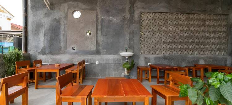 红多兹酒店-近楠榜沙武莱大学(RedDoorz Plus Near Universitas Saburai Lampung)图片