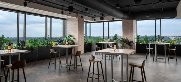 西密尔沃基万丽酒店(Renaissance Milwaukee West Hotel)图片
