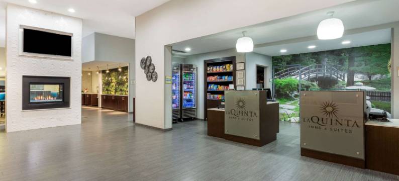 罗克福德拉昆塔温德姆套房酒店(La Quinta Inn & Suites by Wyndham Rockford)图片
