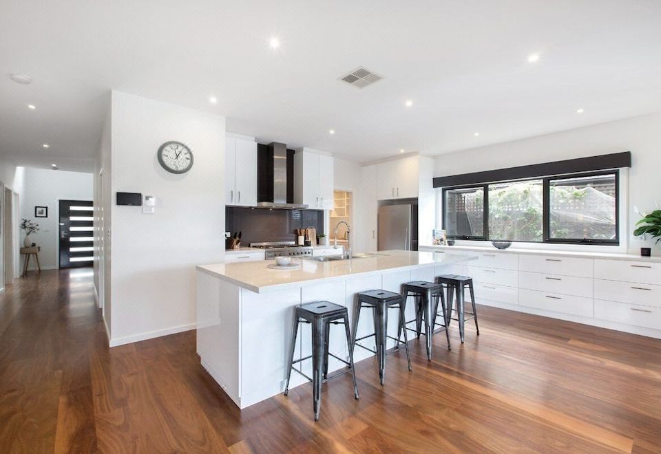 Hampton Haven with Pool Hotel Overview