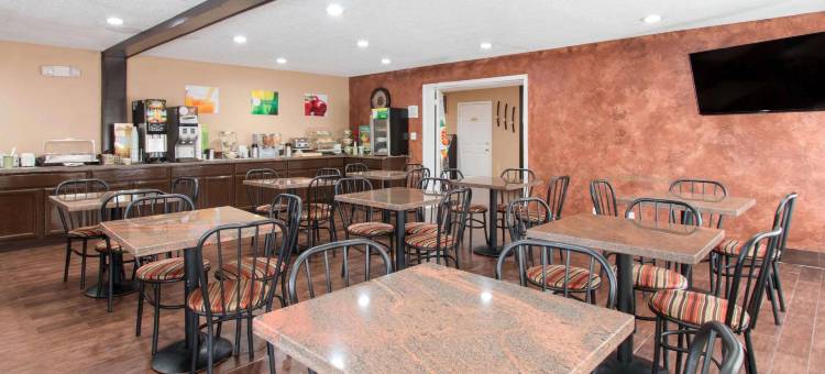 凯艺套房酒店-35号州际公路/近AT&T中心(Quality Inn & Suites I-35 Near Frost Bank Center)图片