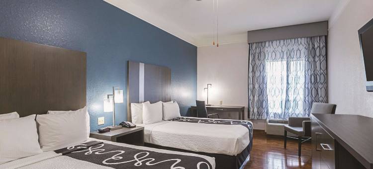 休斯顿金伍德医疗拉昆塔温德姆套房酒店(La Quinta Inn & Suites by Wyndham Kingwood Houston IAH Airpt)图片
