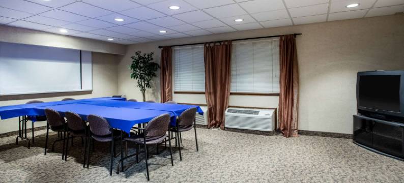 Travelodge by Wyndham科罗拉多斯普林斯机场/彼得森空军基地酒店(Travelodge by Wyndham Colorado Springs Airport/Peterson AFB)图片