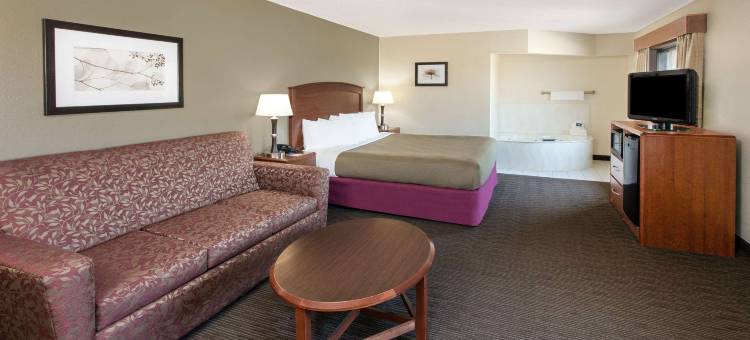 格兰迪中心美吟温德姆酒店(AmericInn by Wyndham Grundy Center)图片