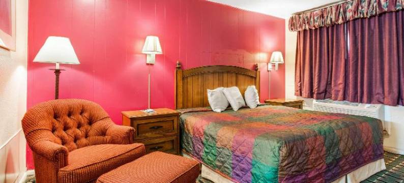 罗德威套房旅馆(Rodeway Inn & Suites Raton)图片