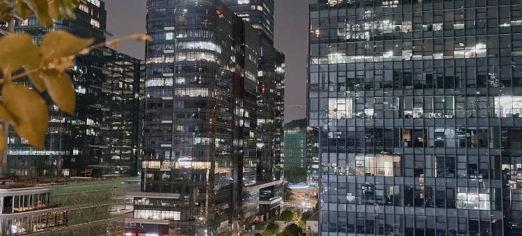 上梅林卓悦汇复式公寓(林安街分店)图片