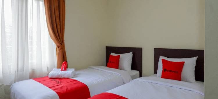 红多兹伊斯兰酒店-近阿伦阿伦克布门(RedDoorz Syariah Near Alun Alun Kebumen)图片