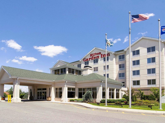 纳努特希尔顿花园酒店