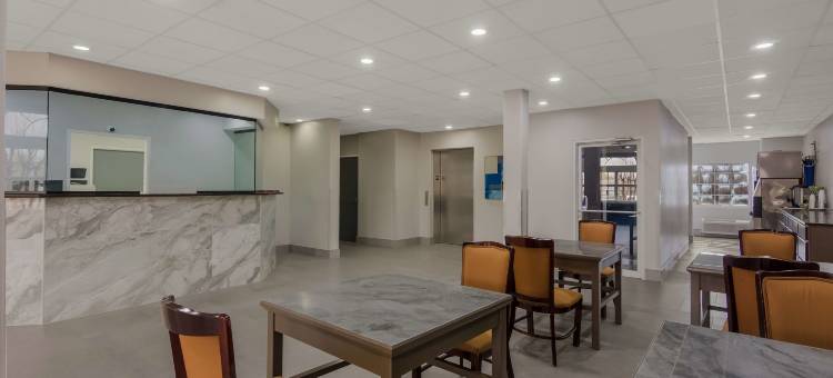 查尔斯湖I-210出口11美洲最佳价值套房酒店(Americas Best Value Inn Lake Charles Interstate 210)图片