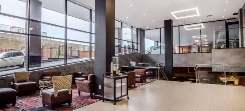 舒适套房酒店-近体育场(Comfort Inn & Suites Near Stadium)图片