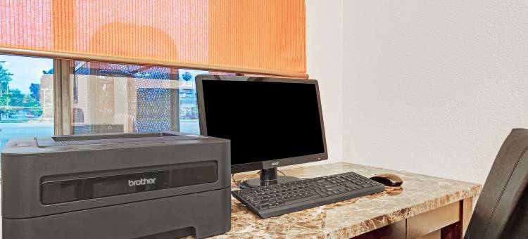 托伦斯豪生酒店(Howard Johnson by Wyndham Torrance)图片