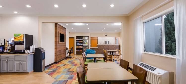 迈诺特修尔住宿普拉斯酒店(AmericInn by Wyndham Minot)图片