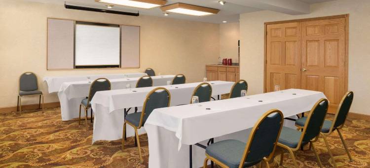 密尔沃基机场丽怡酒店(Country Inn & Suites by Radisson, Milwaukee Airport, WI)图片