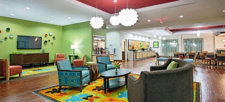 利斯维尔波尔克堡拉昆塔温德姆套房酒店(La Quinta Inn & Suites by Wyndham Leesville Ft. Polk)图片