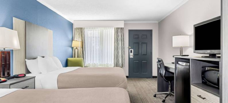 品质酒店及套房佛罗伦萨市民中心(Quality Inn & Suites Civic Center)图片