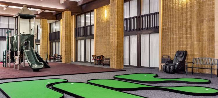 阿尔皮纳华美达酒店及会议中心(Ramada by Wyndham Alpena Hotel & Conference Center)图片