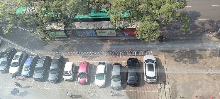 驿旅阳光天马飘窗大床房密码入住公寓(英雄中路分店)图片