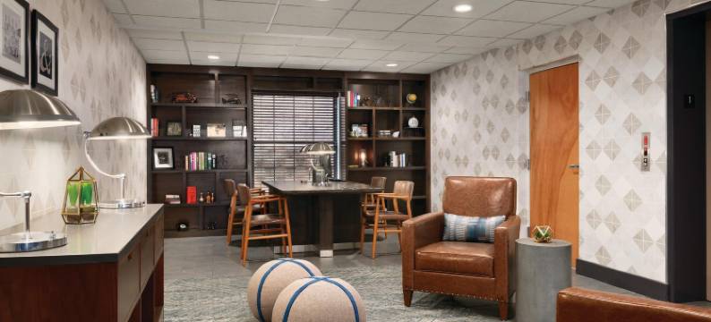 罗利竞技场福朋喜来登酒店(Four Points by Sheraton Raleigh Arena)图片