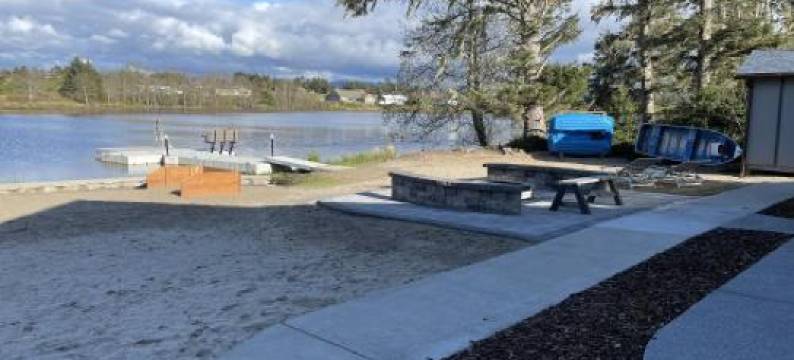 Gearhart Lakefront Vacation Rental图片