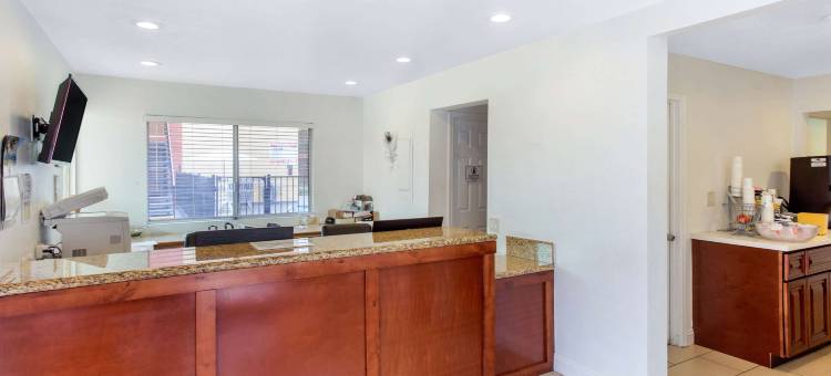 温德姆豪生套房-圣地亚哥丘拉维斯塔/海湾区(Howard Johnson Suites by Wyndham San Diego Chula Vista/BayFt)图片