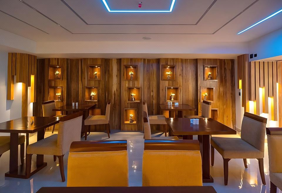 Emerald Hotel Hotel Overview