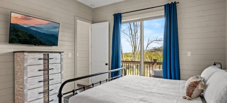 新湖景 室内泳池 可住14人 热水浴缸(NEW Lake View Indoor Pool Sleeps 14 Hot Tub)图片