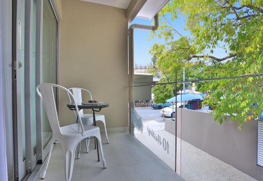 10 Hastings Street Motel Hotel Overview