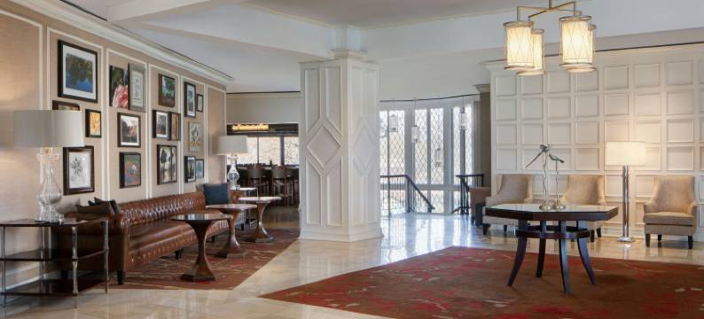 圣路易斯喜来登韦斯特波特木屋酒店(Sheraton Westport Chalet Hotel St. Louis)图片