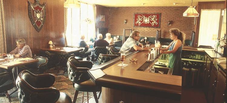 草地高尔夫酒店 - 伊萨卡凯(Meadow Court Inn - Ithaca)图片