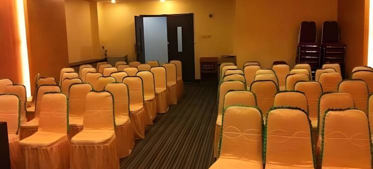 红多兹Plus酒店-近肯达里大陆酒店(RedDoorz Plus Near Hotel Benua Kendari)图片