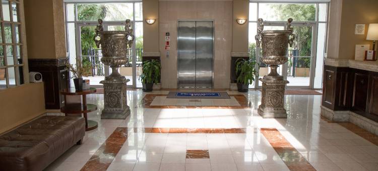 南迈阿密-科勒尔盖布尔斯罗德威旅馆(Rodeway Inn South Miami - Coral Gables)图片