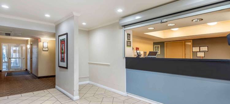 芝加哥韦斯特蒙特奥克布鲁克美国长住精选套房酒店(Extended Stay America Select Suites - Chicago - Westmont - Oak Brook)图片