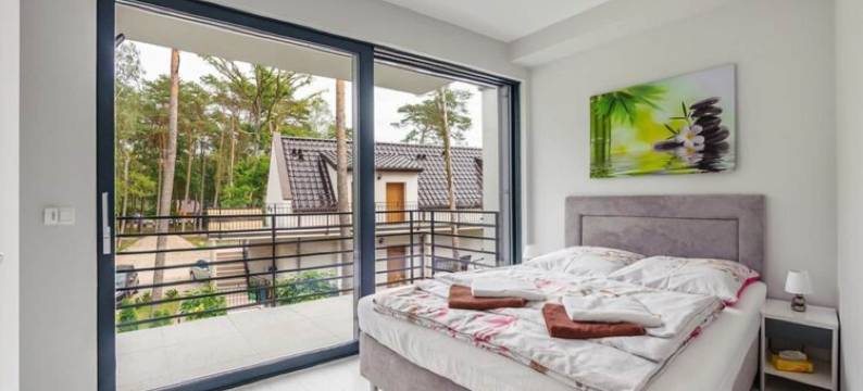 带花园和泳池的两层度假屋(2-Story Holiday Home with a Garden and a Pool)图片