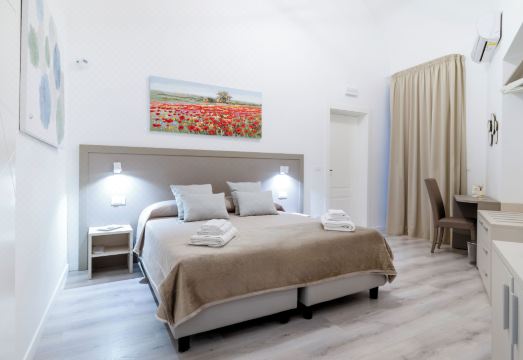 Heart City Rooms Hotel Overview