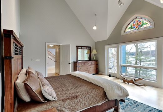 Seek A Sunset Hotel Overview