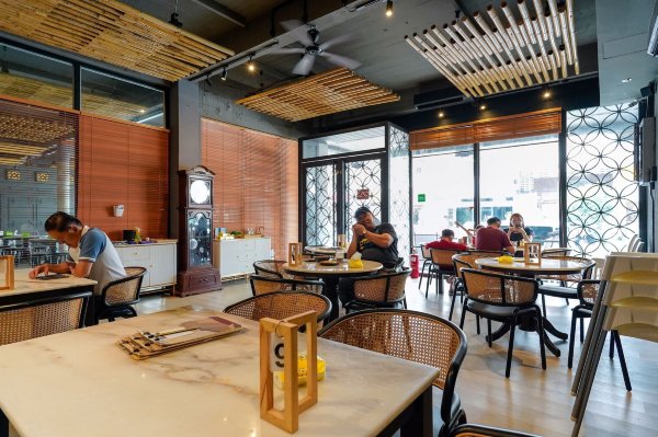 Robin HotelHotel Overview