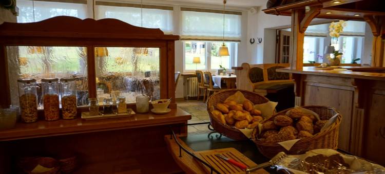 奥兹泽特沃德酒店(Waldhotel Auszeit Mit Restaurant & Café)图片