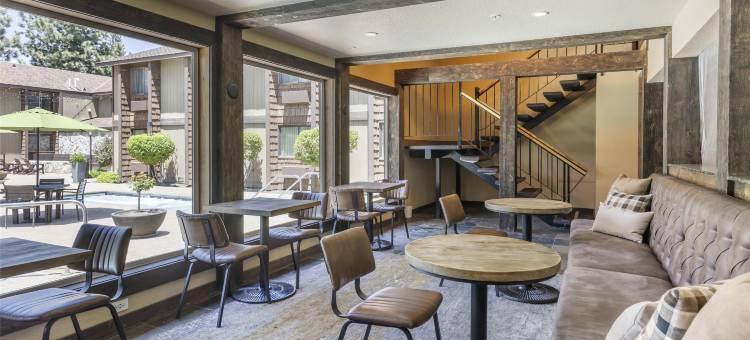 特拉基塔霍贝斯特韦斯特优质酒店(Best Western Plus Truckee-Tahoe Hotel)图片