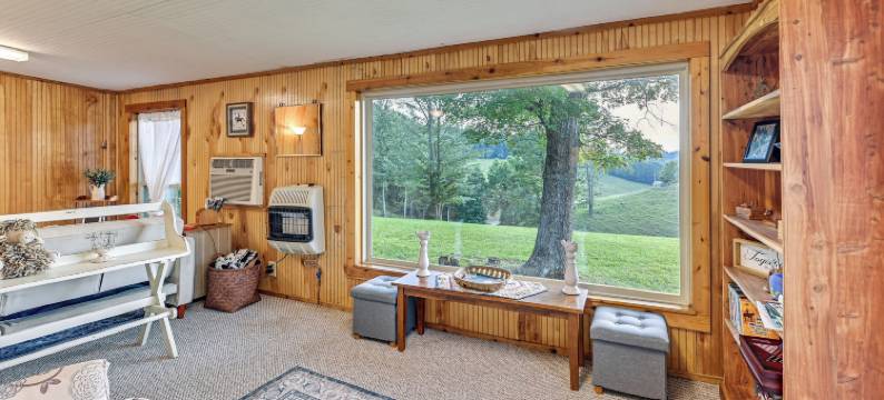 位于肯塔基州的高地牛工作农场小屋(Cabin on Working Highland Cattle Farm in Kentucky)图片