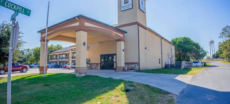 OYO 近沙纳 TX 的莫尔顿旅馆及套房(Moulton Inn &  Suites by OYO Near Shiner TX)图片