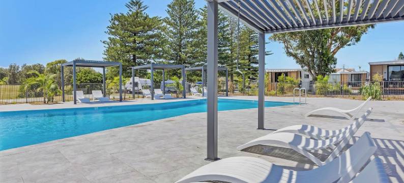 倒影鹰巢城- 假日公园(Reflections Hawks Nest - Holiday Park)图片