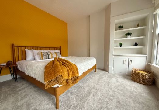 Prime Location - Over 4,500 Reviews - Parking Hotel Overview