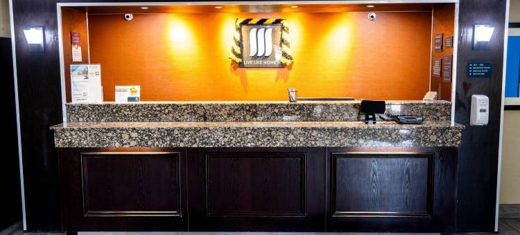 科拉尔维尔-爱荷华市美茵斯坦套房酒店(MainStay Suites Coralville - Iowa City)图片